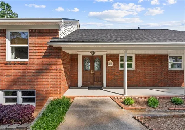 2nd image of 206 Victory Dr, Calhoun, GA 30701 | MLS# 7794584