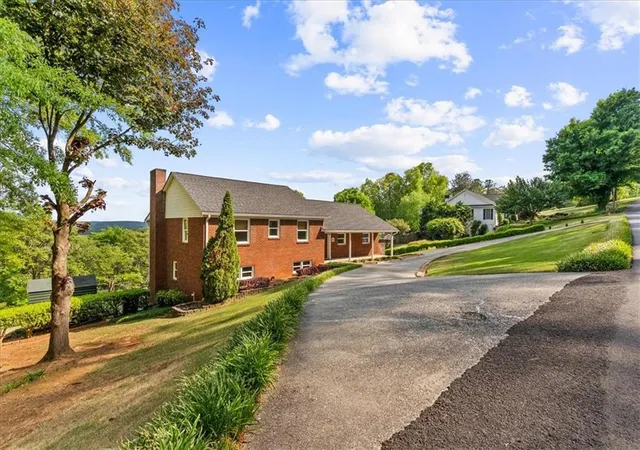 4th image of 206 Victory Dr, Calhoun, GA 30701 | MLS# 7794584