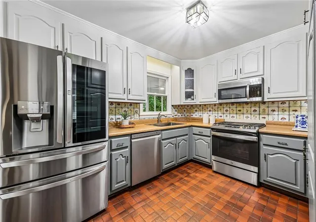 4th image of 12160 Arnold Mill Rd, Roswell, GA 30075 | MLS# 7791945