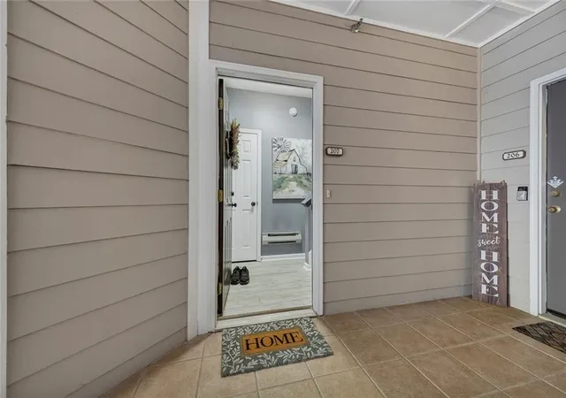 Photo 4 of Condo for sale at 207 The Crossings Ln, Woodstock, GA 30189 | MLS# 7818741 | Listing updated on 2026-09-12