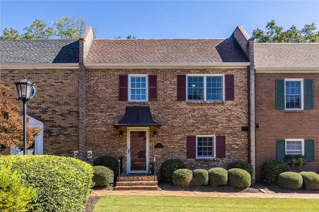 Townhouse for sale at 17 Sycamore Sq, Decatur, GA 30030 | MLS# 7859626
