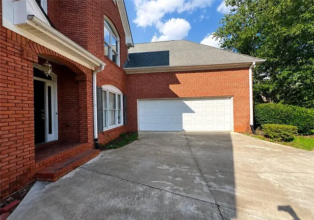 2nd image of 1185 Home Pl Dr, Lawrenceville, GA 30043 | MLS# 7813339