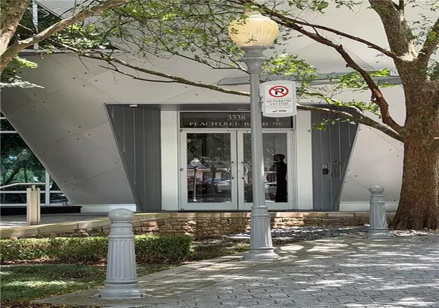 2nd image of 3338 Peachtree Rd Ne, Atlanta, GA 30326