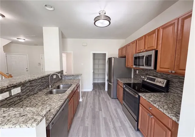 2nd image of 1019 Ivydale Cir, Lawrenceville, GA 30045 | MLS# 7803381