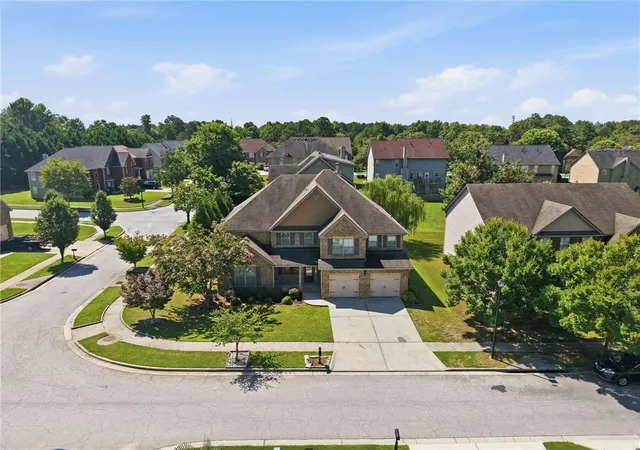 Photo 3 of Single family home for sale at 681 Langley Farms Dr, Loganville, GA 30052 | MLS# 7802043 | Listing updated on 2026-10-07