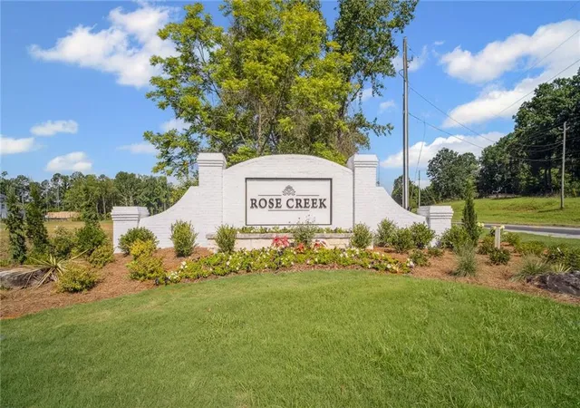 Homes for sale in Cumming, GA | 4895 Rosarian Dr, Cumming, GA 30040 | MLS# 7795515