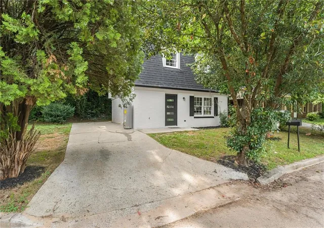 Homes for sale in Cartersville, GA | 105 Elizabeth St, Cartersville, GA 30120 | MLS# 7796587
