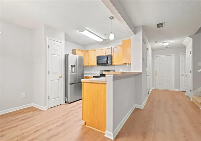 Photo 4 of Sale Pending at 314 Cottonwood Crk Cir, Canton, GA 30114 | MLS# 7804035 | Listing updated on 2026-08-29