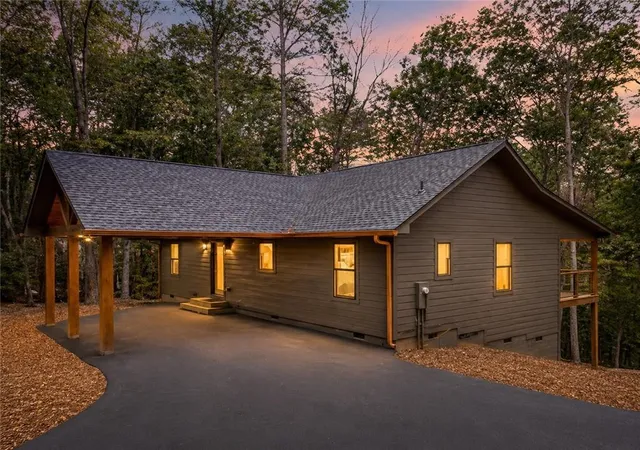 Homes for sale in Ellijay, GA | 274 Medina Court, Ellijay, GA 30540 | MLS# 7752021
