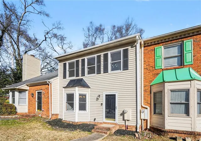 Homes for sale in Smyrna, GA | 1230 Poplar Pointe Se, Smyrna, GA 30082 | MLS# 7716356