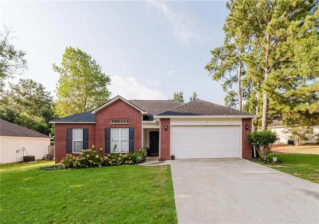 Photo 2 of Sale Pending at 111 Saint Brendands Dr, Bonaire, GA 31005 | MLS# 7829582 | Listing updated on 2026-09-17