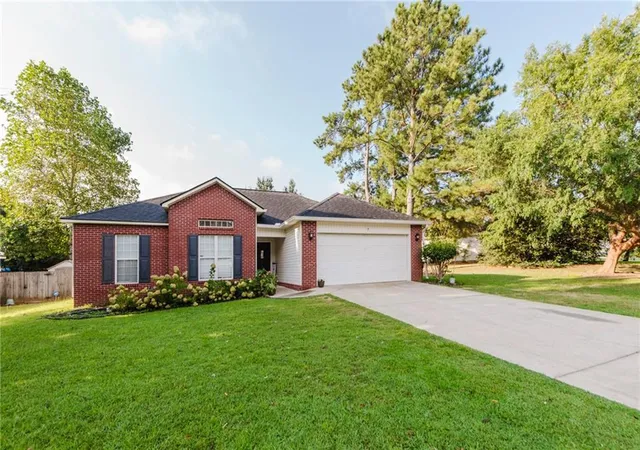 Photo 3 of Sale Pending at 111 Saint Brendands Dr, Bonaire, GA 31005 | MLS# 7829582 | Listing updated on 2026-09-17