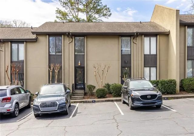 1st image of 15 Ivy Sq Ne, Atlanta, GA 30342 | MLS# 7825485