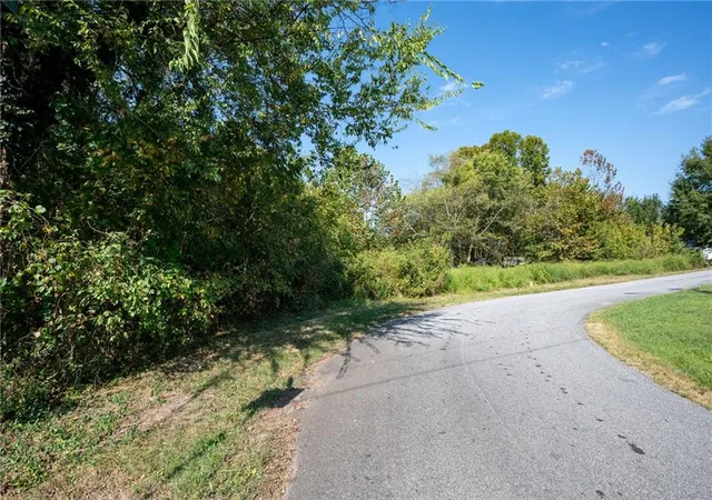 6th image of 270 Lawrence St, Adairsville, GA 30103 | MLS# 7653283