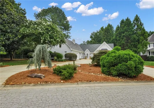 Photo 3 of Sale Pending at 469 Timberlea Lake Dr Se, Marietta, GA 30067 | MLS# 7811933 | Listing updated on 2026-10-17