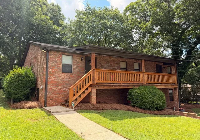 Photo 2 of Multi family home for sale at 1532 Rosewood Cir Se, Marietta, GA 30067 | MLS# 7801907 | Listing updated on 2026-09-17