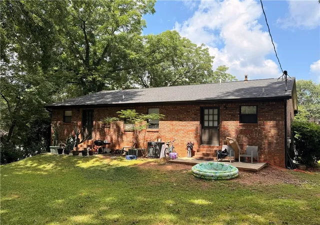 Photo 3 of Multi family home for sale at 1532 Rosewood Cir Se, Marietta, GA 30067 | MLS# 7801907 | Listing updated on 2026-09-17