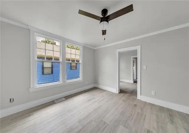 Photo 4 of Single family home for sale at 1053 Metropolitan Pkwy SW, Atlanta, GA 30310 | MLS# 7802532 | Listing updated on 2026-08-12
