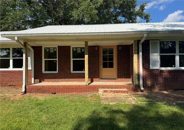 Photo 2 of Sale Pending at 1049 Ben Higgins Rd, Dahlonega, GA 30533 | MLS# 7787229 | Listing updated on 2026-09-29