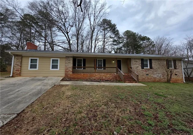 1st image of 724 Country Club Dr, Monroe, GA 30655 | MLS# 7738771