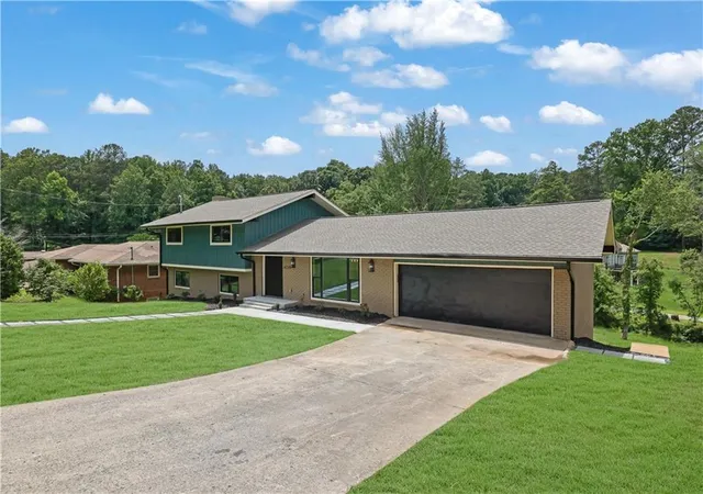Homes for sale in College Park, GA | 4255 Glenda Dr, College Park, GA 30337 | MLS# 7778454