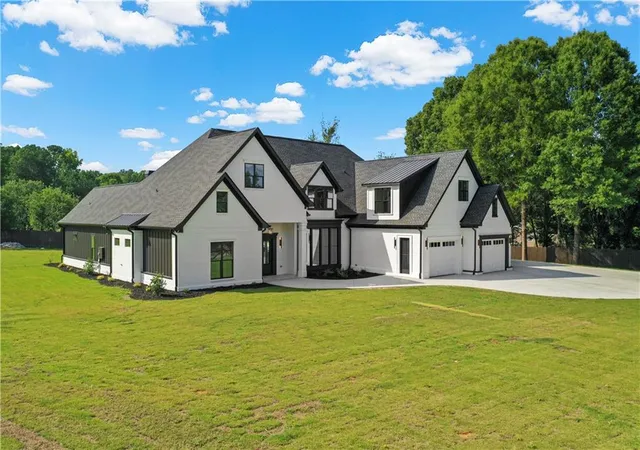 Photo 2 of Single family home for sale at 2376 Wall Rd, Monroe, GA 30656 | MLS# 7798635 | Listing updated on 2026-08-28
