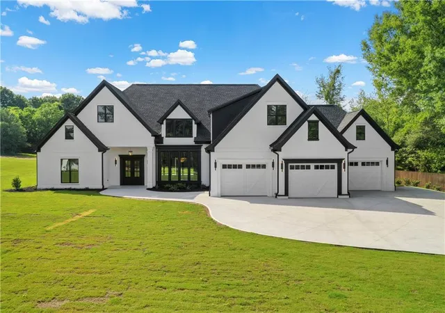 Photo 3 of Single family home for sale at 2376 Wall Rd, Monroe, GA 30656 | MLS# 7798635 | Listing updated on 2026-08-28