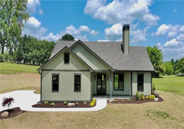 3rd image of 100 Redridge Rd, Morganton, GA 30560 | MLS# 7770217