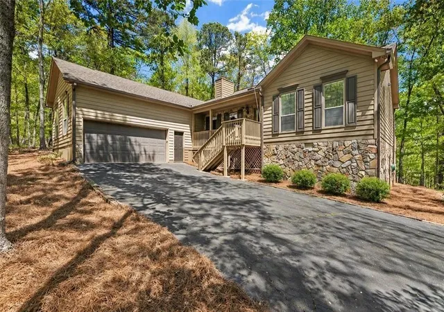 Photo 1 of Sale Pending at 190 Red Coat Pass, Jasper, GA 30143 | MLS# 7805752 | Listing updated on 2026-08-27