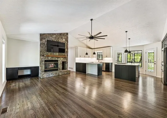 Photo 2 of Sale Pending at 190 Red Coat Pass, Jasper, GA 30143 | MLS# 7805752 | Listing updated on 2026-08-27