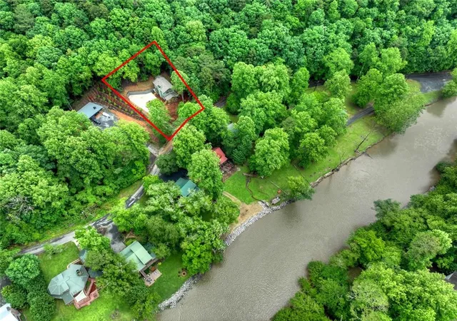 Homes for sale in Ellijay, GA | 91 Edgewater Dr, Ellijay, GA 30540 | MLS# 7787301