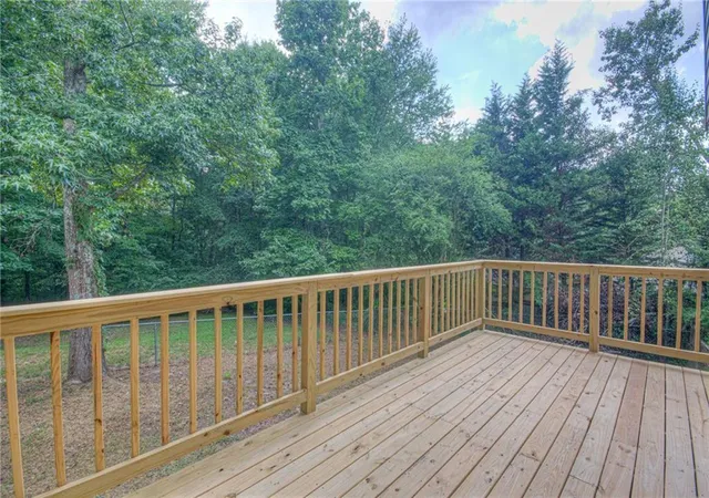 Photo 3 of Single family home for sale at 3043 Saddle Crk Dr, Gainesville, GA 30507 | MLS# 7768890 | Listing updated on 2026-08-25