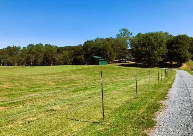 2nd image of 960 Mcentyre Loop Se, Calhoun, GA 30701 | MLS# 7789875