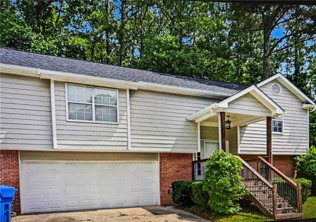 Photo 3 of Single family home for sale at 2102 Sandtree Ct, Atlanta, GA 30331 | MLS# 7809111 | Listing updated on 2026-08-21