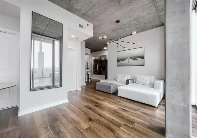 Photo 2 of Condo for sale at 3324 Peachtree Rd Ne #810, Atlanta, GA 30326 | MLS# 7811757 | Listing updated on 2026-08-04