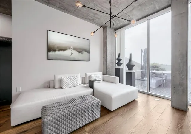 Photo 2 of Condo for sale at 3324 Peachtree Rd NE #810, Atlanta, GA 30326 | MLS# 7811757 | Listing updated on 2026-08-04