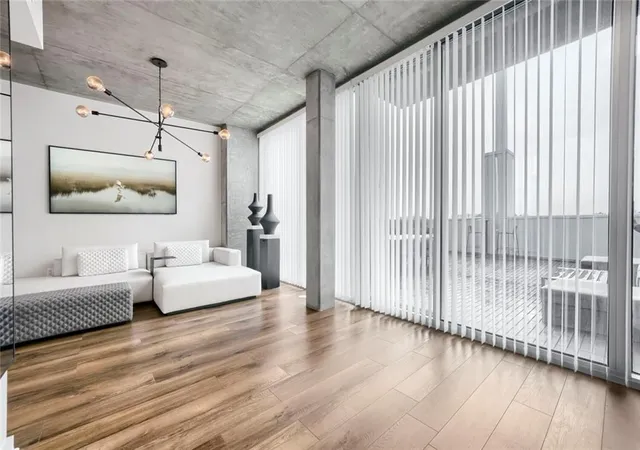 Photo 4 of Condo for sale at 3324 Peachtree Rd NE #810, Atlanta, GA 30326 | MLS# 7811757 | Listing updated on 2026-08-04