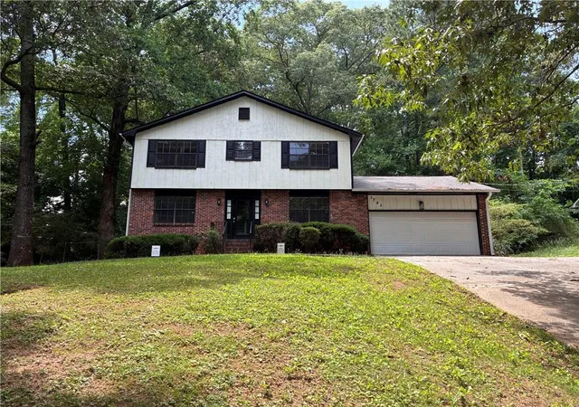 Photo 2 of Single family home for sale at 3745 Londonderry Ct, Lithonia, GA 30038 | MLS# 7784869 | Listing updated on 2026-09-14
