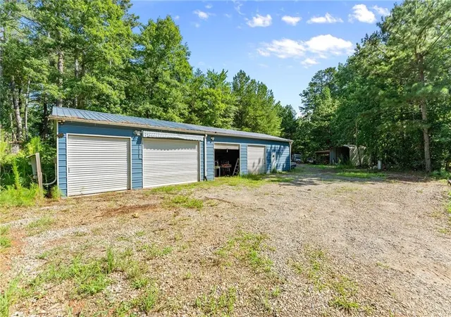 Photo 3 of Sale Pending at 7095 Cogburn Rd, Cumming, GA 30028 | MLS# 7767097 | Listing updated on 2026-08-28
