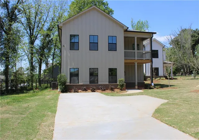 2nd image of 580 Glendale Rd, Scottdale, GA 30079 | MLS# 7754250