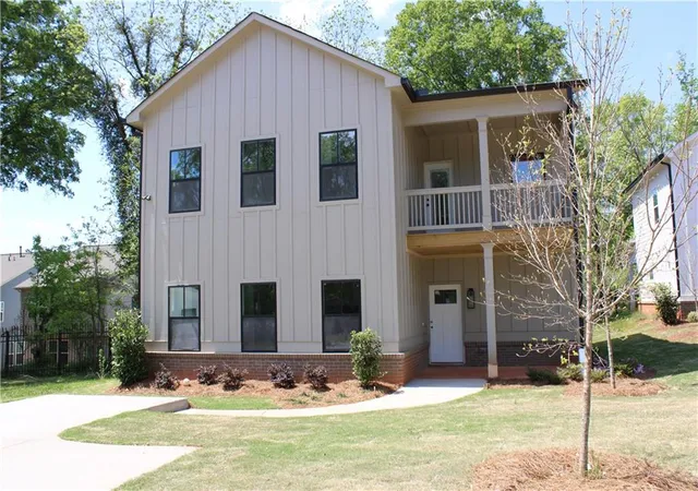 3rd image of 580 Glendale Rd, Scottdale, GA 30079 | MLS# 7754250