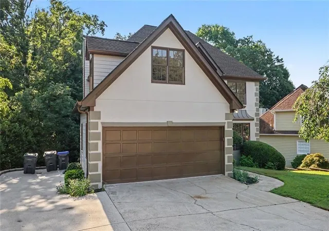 Photo 3 of Single family home for sale at 900 Secret Cvs Dr, Sugar Hill, GA 30518 | MLS# 7801298 | Listing updated on 2026-08-30