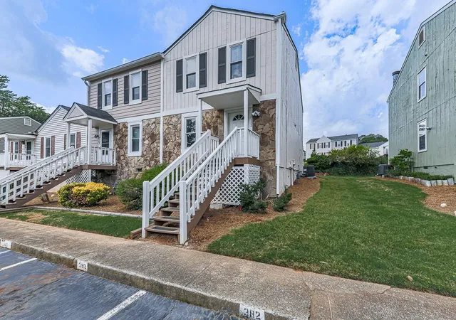 Photo 2 of Sale Pending at 382 Oak Harbor Trl, Marietta, GA 30066 | MLS# 7765148 | Listing updated on 2026-10-15
