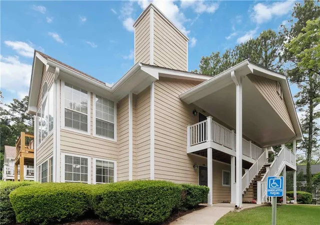 Homes for sale in Duluth, GA | 606 Berkeley Woods Drive, Duluth, GA 30096 | Houzeo