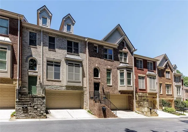 2nd image of 5561 Julian Pl, Sandy Springs, GA 30342 | MLS# 7812969