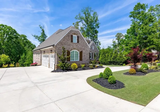 Homes for sale in Braselton, GA | 2082 Covered Bridge Dr, Braselton, GA 30517 | MLS# 7764771