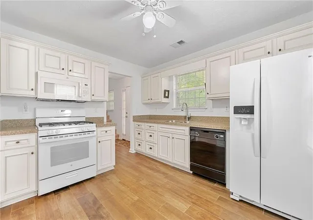 Photo 3 of Townhouse for sale at 3040 Majestic Park Ct, Duluth, GA 30096 | MLS# 7826109 | Listing updated on 2026-08-25