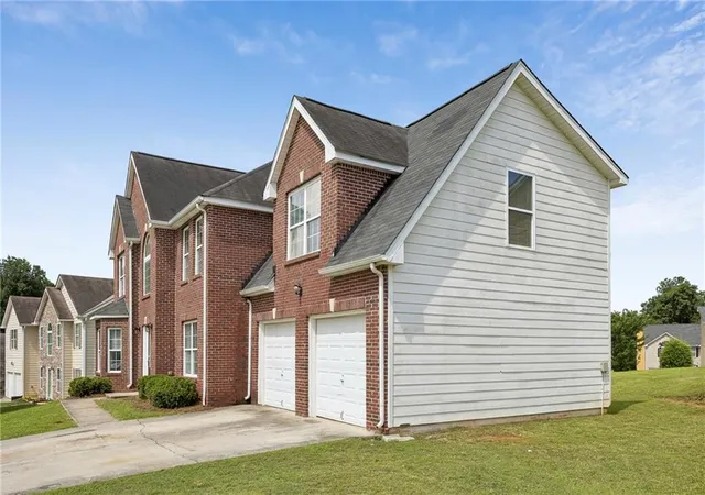 Photo 2 of Single family home for sale at 4951 Estonian Dr, Fairburn, GA 30213 | MLS# 7793856 | Listing updated on 2026-07-06