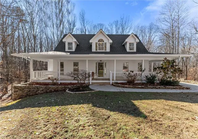 Photo 4 of Sale Pending at 3523 Lighthouse Ln, Gainesville, GA 30504 | MLS# 7786792 | Listing updated on 2026-09-10