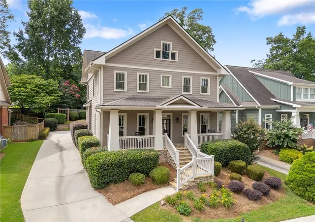 Photo 2 of Sale Pending at 1110 Parkview Pl Se, Smyrna, GA 30080 | MLS# 7815619 | Listing updated on 2026-09-08
